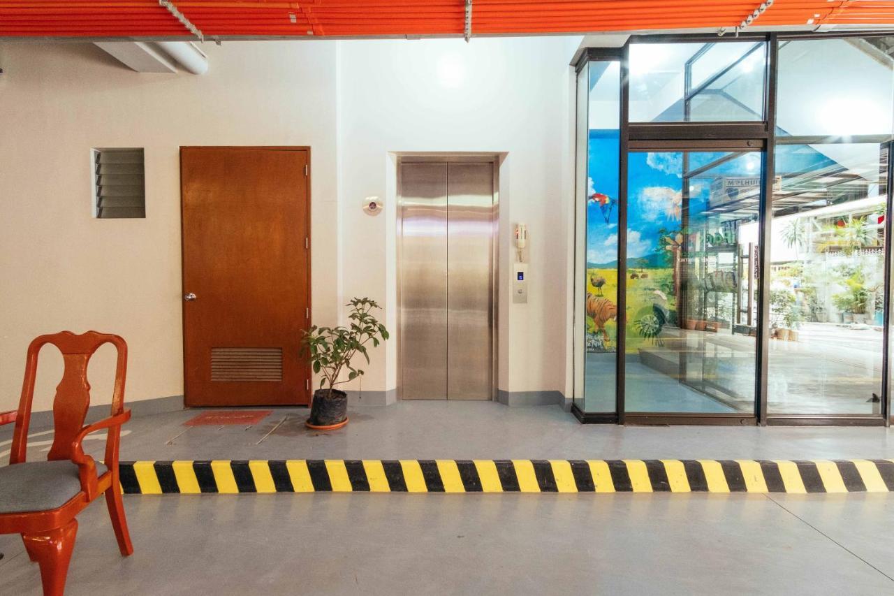 Reddoorz Plus @ It Park Cebu Екстер'єр фото
