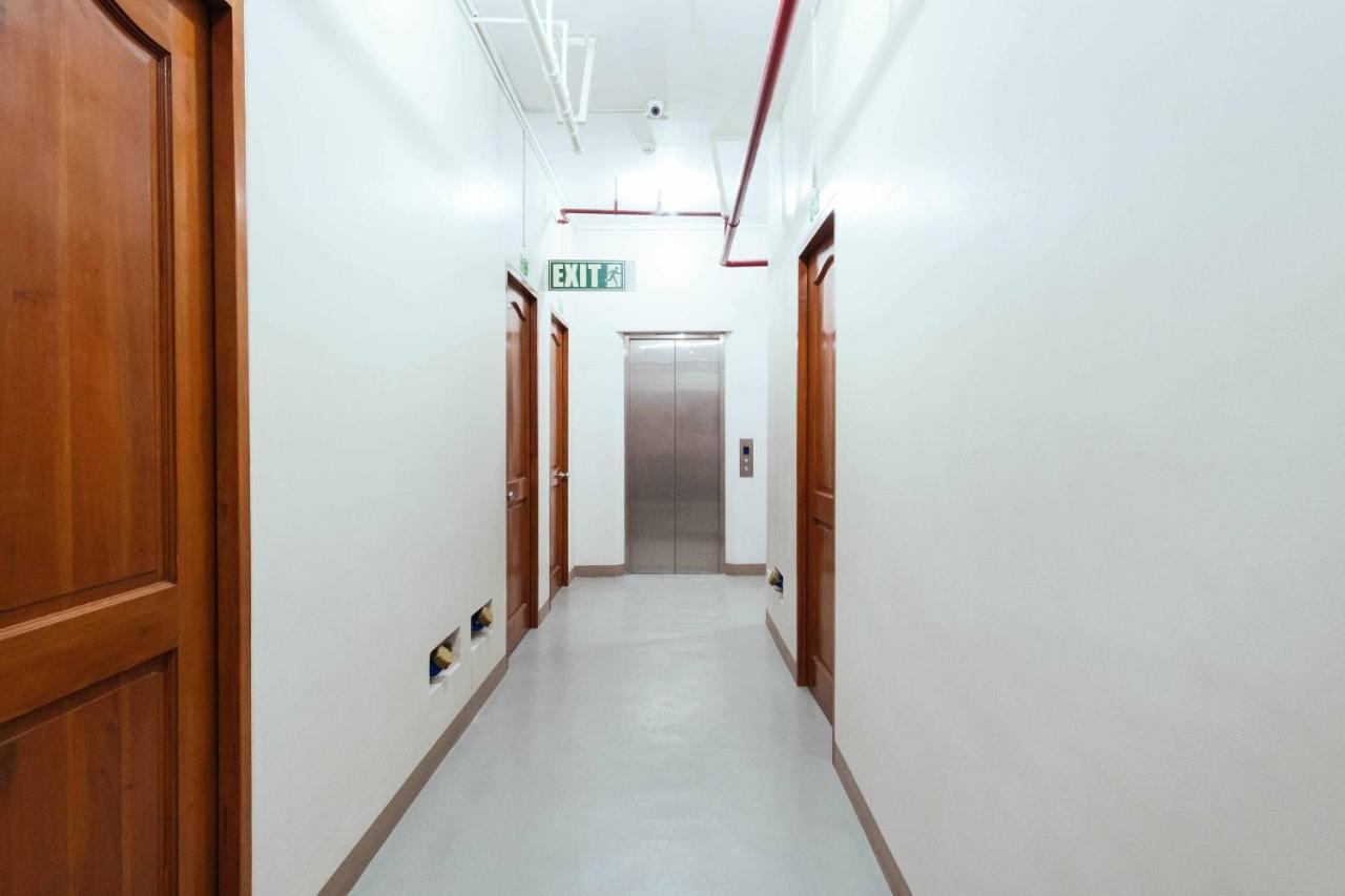 Reddoorz Plus @ It Park Cebu Екстер'єр фото
