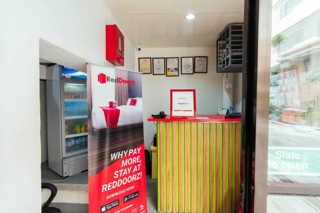 Reddoorz Plus @ It Park Cebu Екстер'єр фото