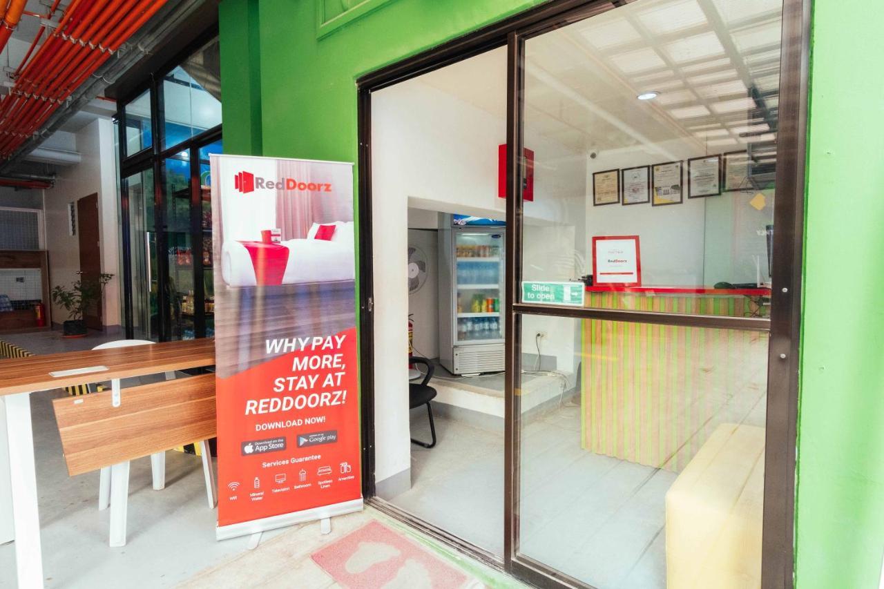 Reddoorz Plus @ It Park Cebu Екстер'єр фото